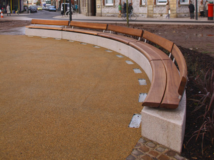 Curved Wall-mounted Basic Seats